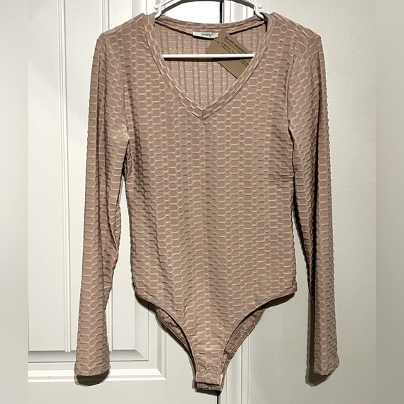JODIFL Tops - 🧋[JODIFL] Nude Bodysuit